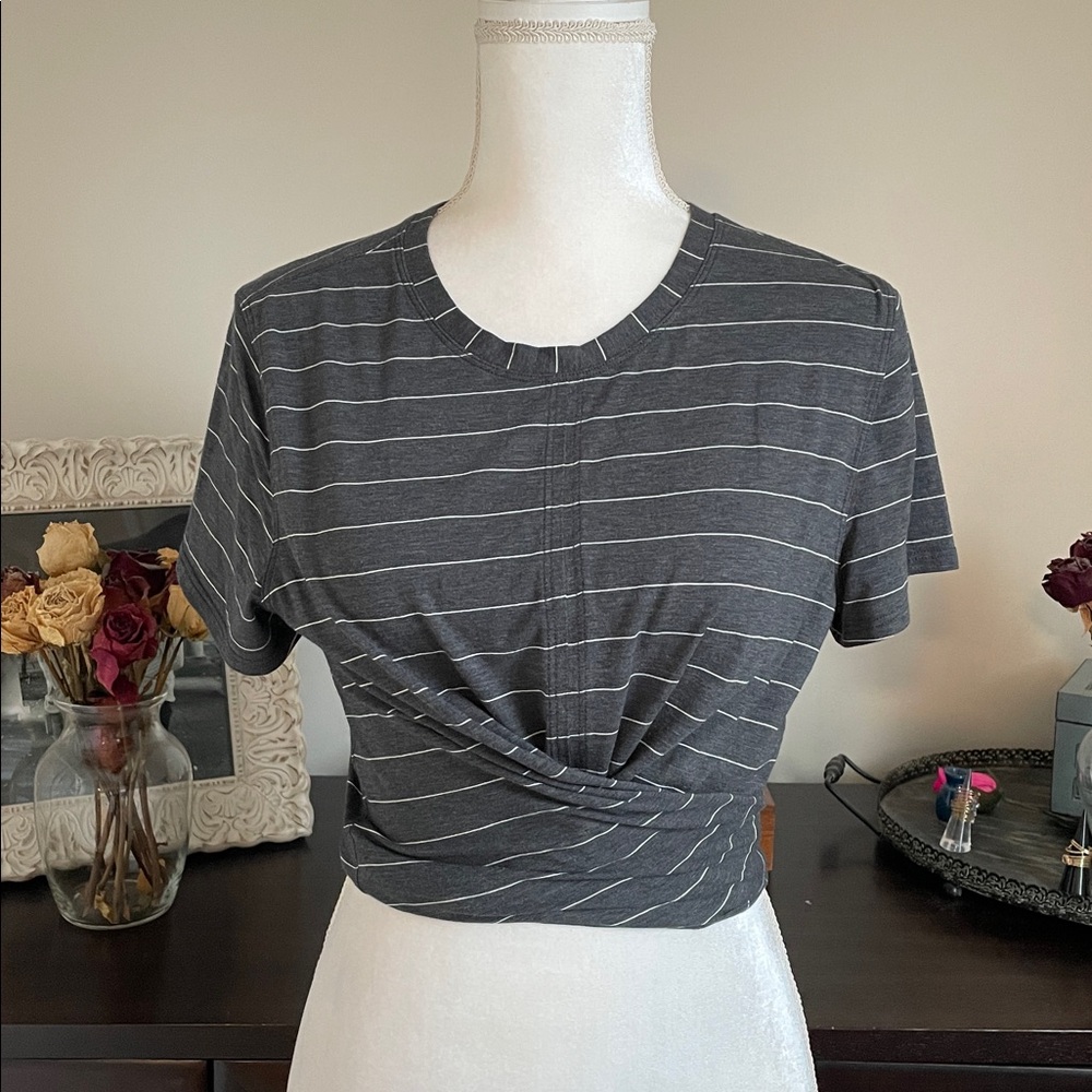 Lululemon Time To Restore Short Sleeve size 8